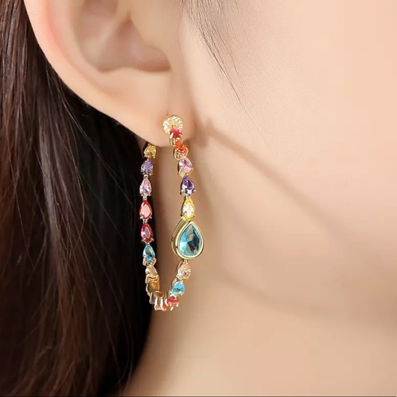 ‼️‼️‼️SOLD OUT Swarovski Crystals The Marguryte Colorful Hoop Earrings - Picture 7 of 8